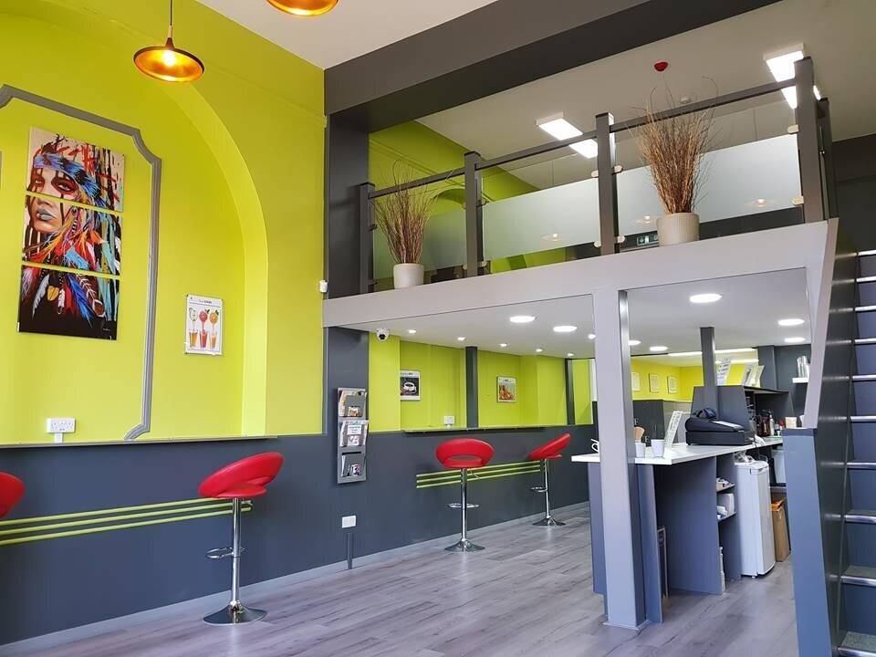 Fully Fitted Laundrette & Cafe/takeaway