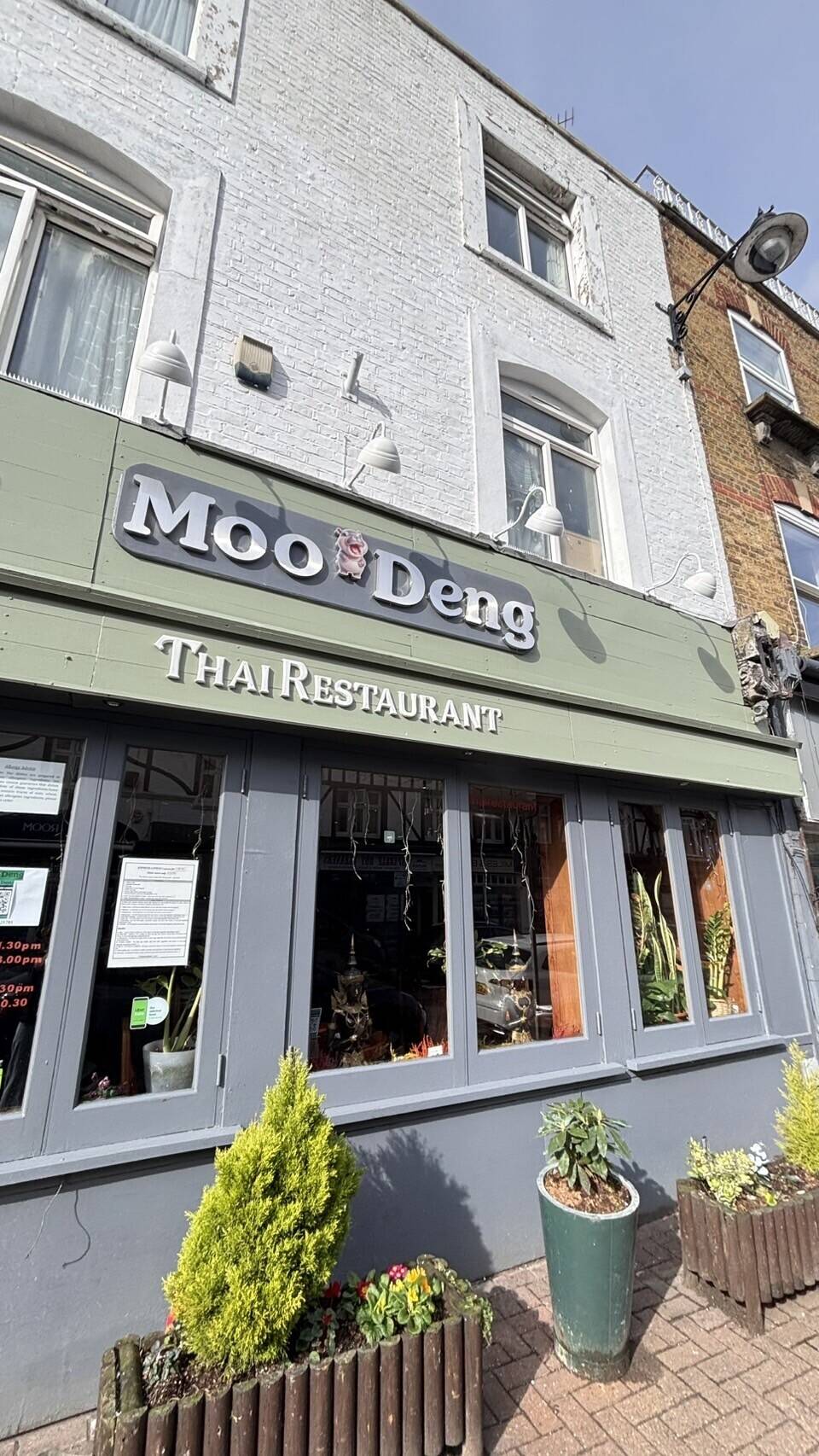 Thai restaurant for sale in Hampton court east molesey 