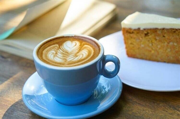 Fully Fitted & Established Cafe For Sale in Chiswick High Road near Chiswick Park. Owner’s car park