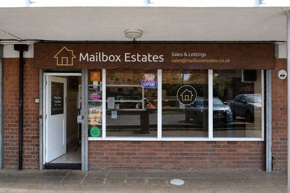 4.5k Weekly Sales Fish & Chip Shop in a Prime High-Footfall Location – Excellent Growth Potential Photo 1