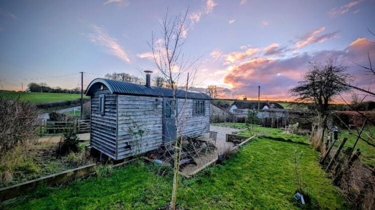 1 Bedroom Fully Equipped Holiday Home Photo 1