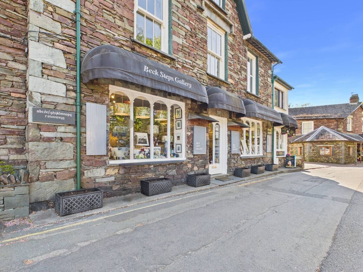 Sale of a well established and highly regarded leasehold business set in the Centre of this highly p Photo 1