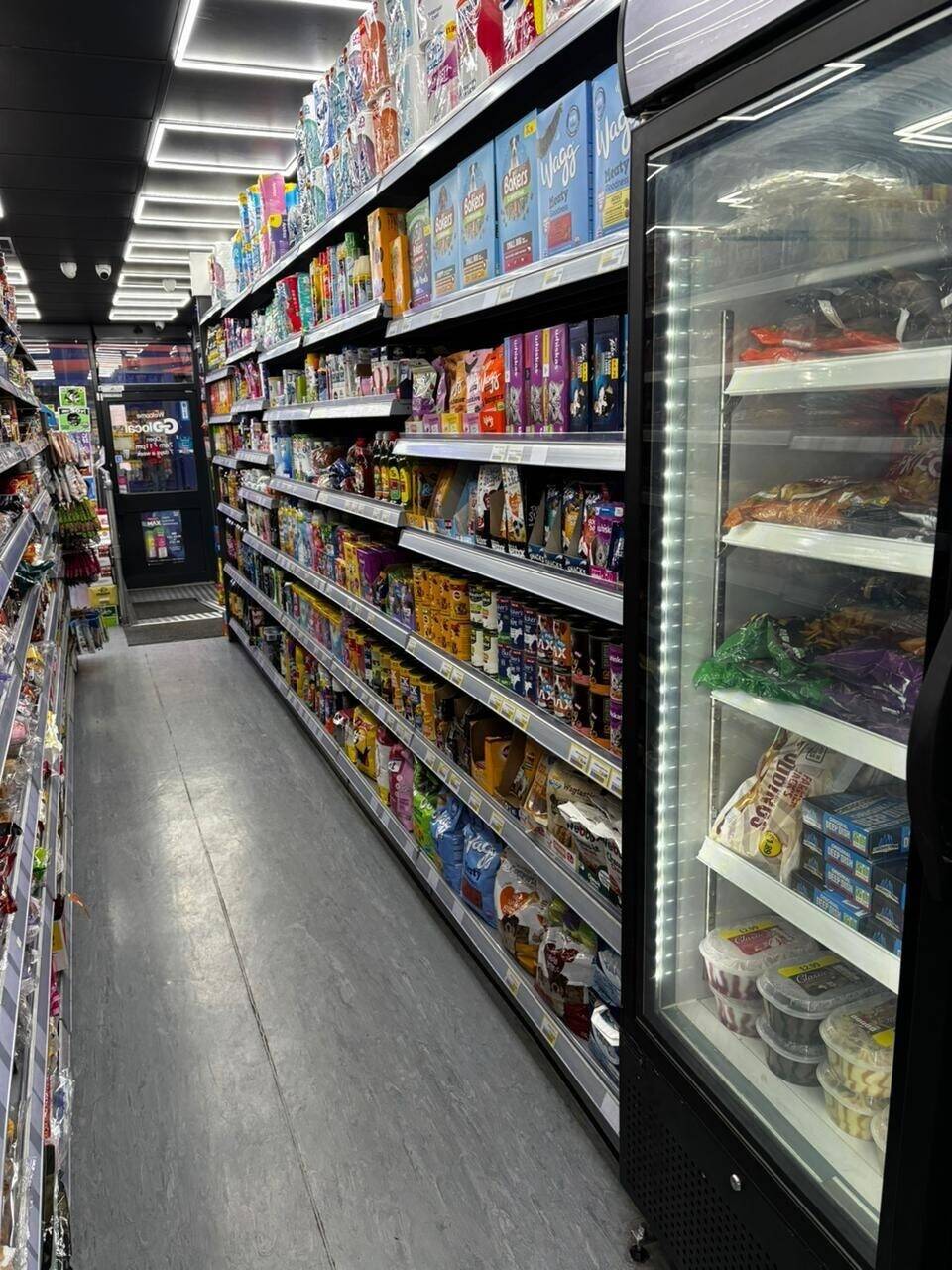 Established Off Licence & Convenience Store – Liverpool – £85,000 + Stock Photo 1