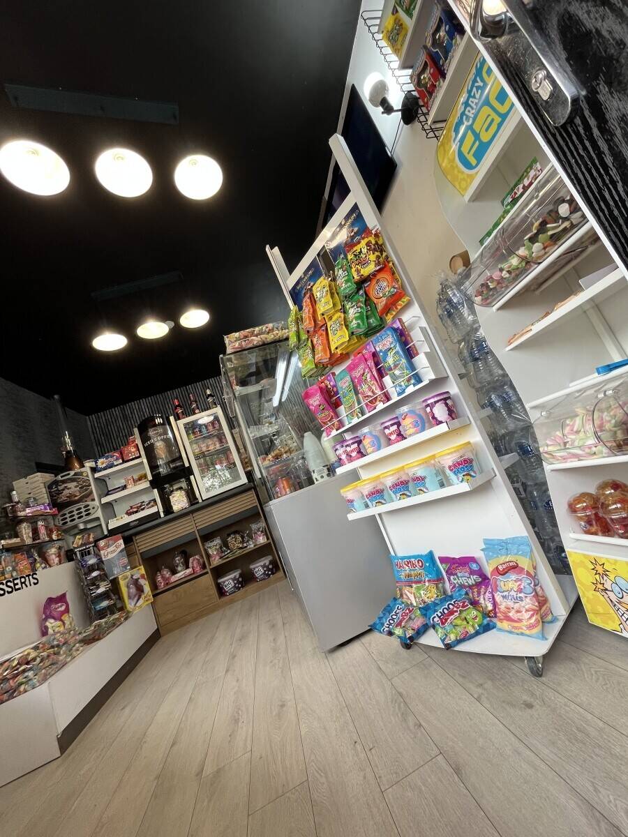 Desserts shop / Cafe