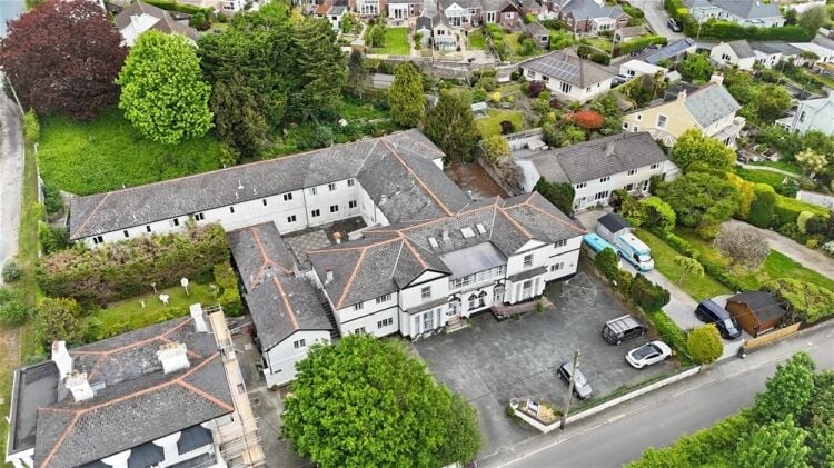 Virtual Freehold - Former care home suitable for alternative use (STP) For Sale Photo 1