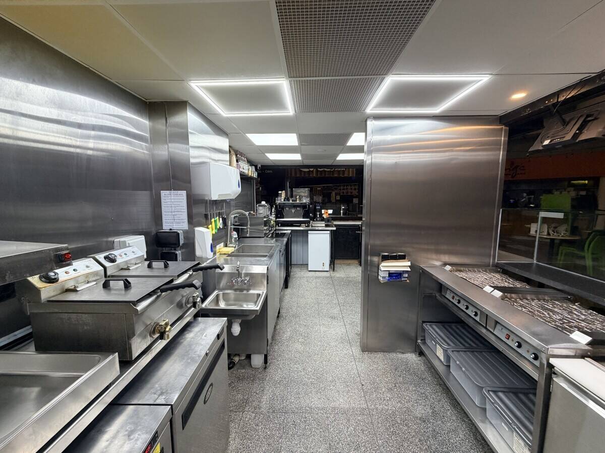 Takeaway/Dessert Shop Business For Sale - Prime Location - Arndale Shopping Centre - Heavy Footfall Photo 1