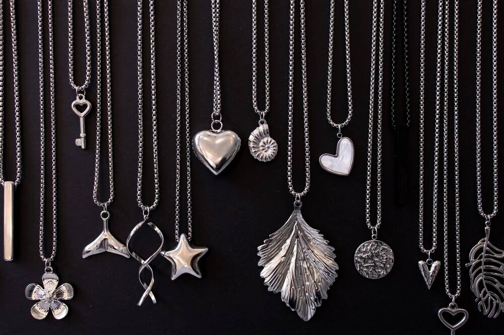 Jewellery & Fashion Accessories Wholesaler Photo 1