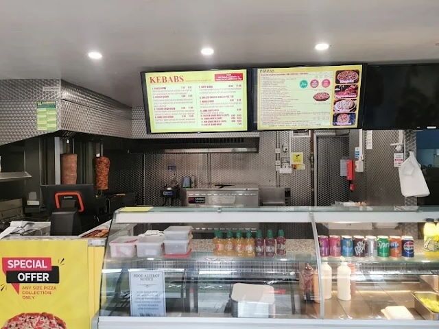 Kebab and Pizza Takeaway for Sale in Buckinghamshire with seating for 10 and modern equipment