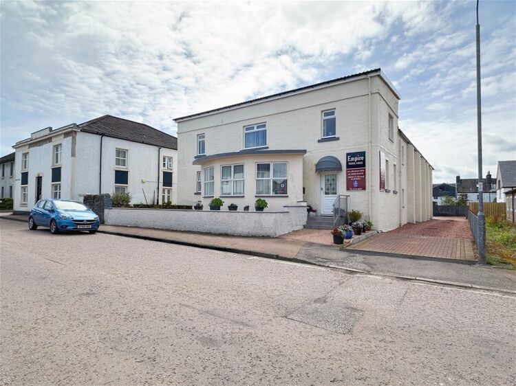 Nine-bedroom guest house for sale in Lochgilphead Argyll and Bute, known as Empire Travel Lodge