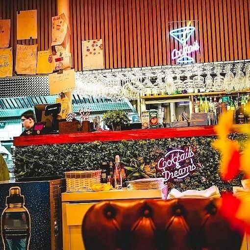 Restaurant and bar for sale in Kent with 65% gross profit and 5-star hygiene rating