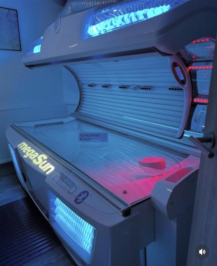 Leasehold sunbed tanning salon for sale in Sittingbourne, Kent with customer base and training included.