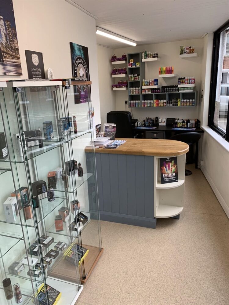 RETAIL VAPING SUPPLIES EMPORIUM IN GLOUCESTERSHIRE Photo 1