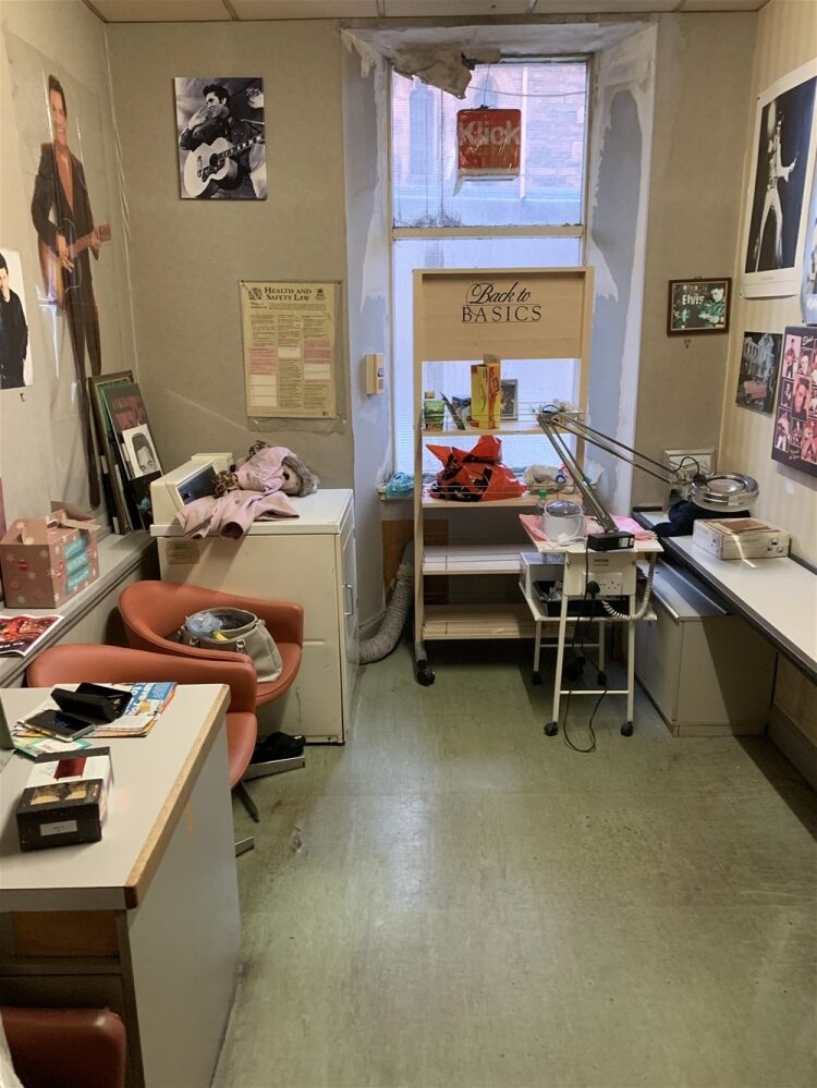 STYLISH UNISEX HAIR & BEAUTY SALON IN FALKIRK TOWN CENTRE