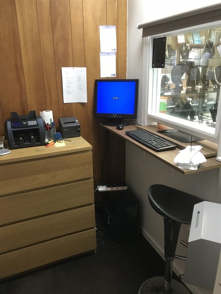 HIGH QUALITY JEWEWLLERY SALES & REPAIRS CENTRE IN ASHTON IN MAKERFIELD Photo 10