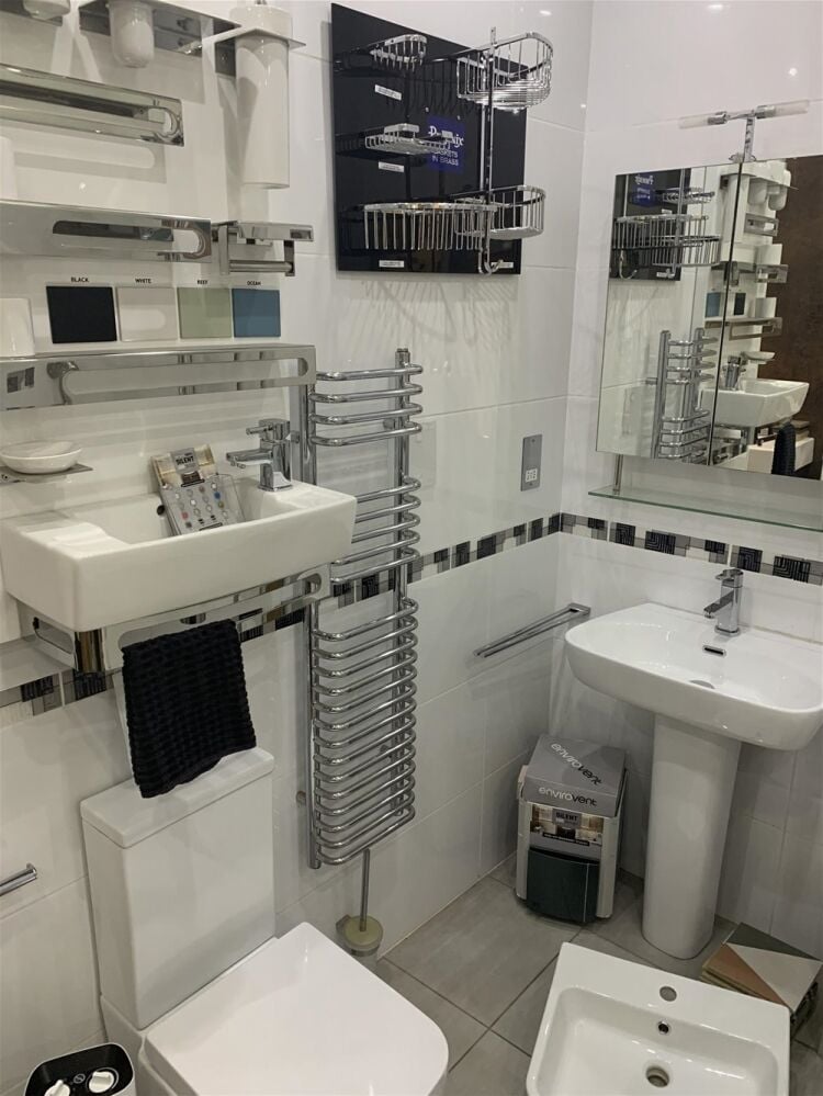 BESPOKE BATHROOM SALES & FITTING CENTRE IN EDINBURGH SUBURB