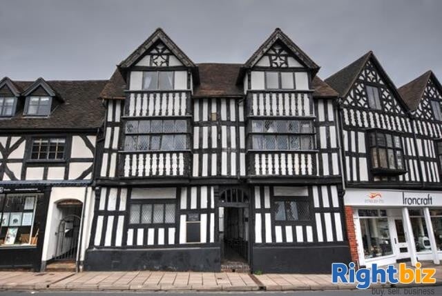 Superb 5 bedroom Guest House 2 minutes from the town centre in the historic  town of Shrewsbuy