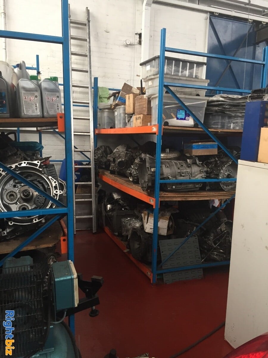Motor garage with new lease Photo 10