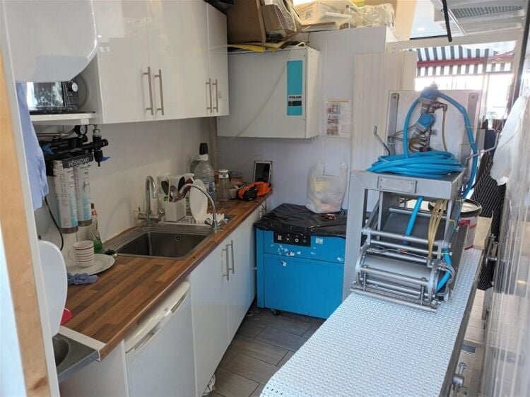 A SPECIALIST PROVIDER OF FISH AND SEAFOOD PRODUCTS OPERATING NATIONWIDE Photo 10