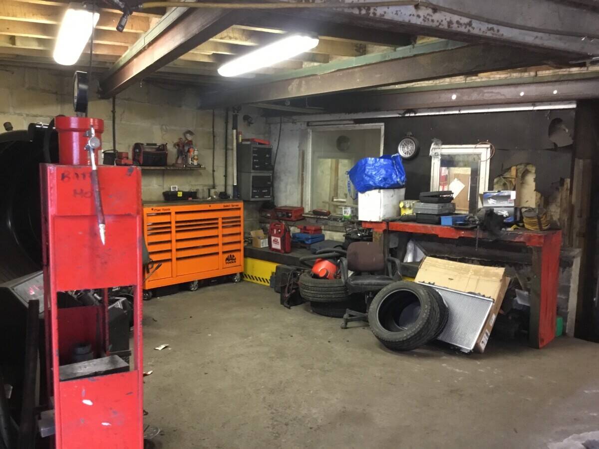 Busy Garage M.O.T Centre for Sale Photo 10