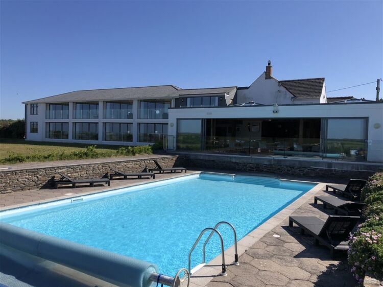 One of Cornwall’s Finest Country Inns, Restaurant & Hotel For Sale in Wadebridge
