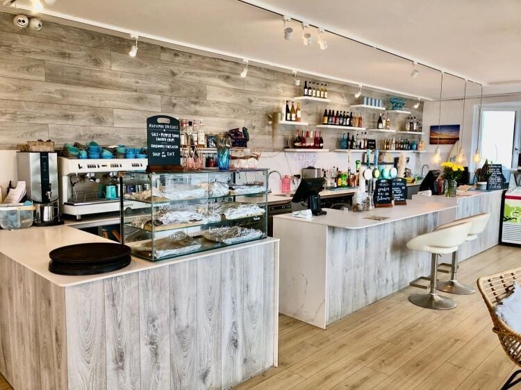 Leasehold Sea Front Café Bar & Takeaway Located In Portreath Photo 10