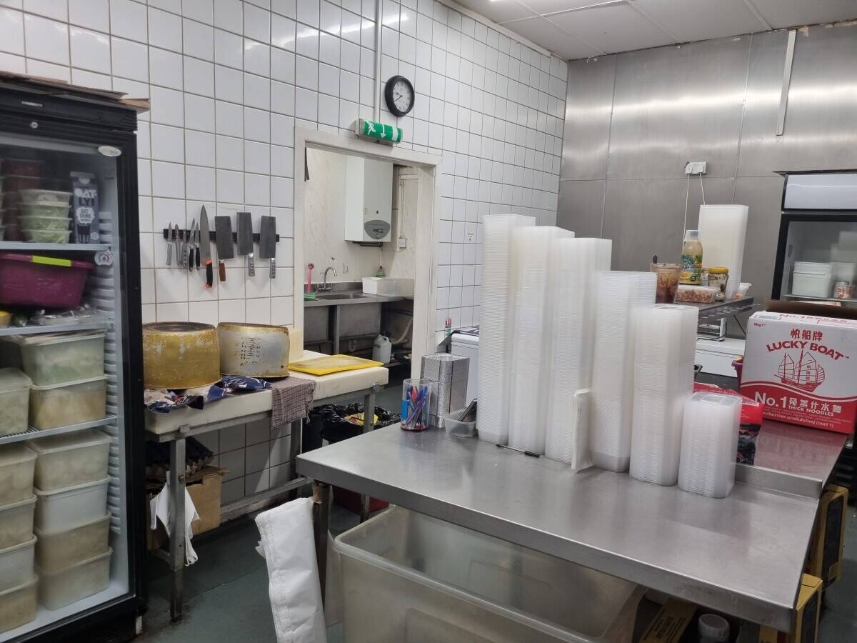 Takeaway for Sale - Good size Potential for Alternative Use