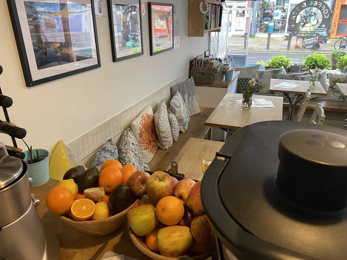 Coffe shop/Restaurant/Alcohol license + 1 bed flat/Turnpinke lane