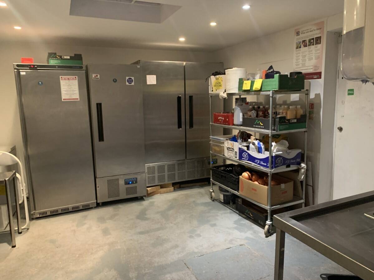 Turkish takeaway/coffee shop for sale in the heart of Romford, London.