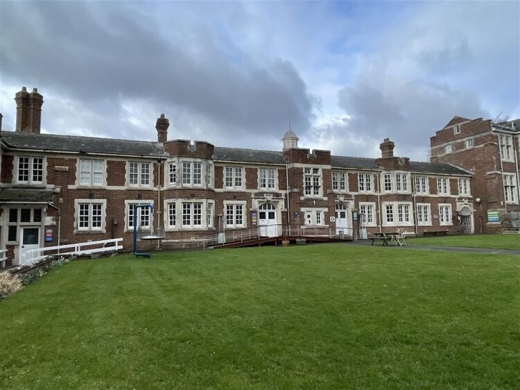Larger offices suites available to let For Sale in Newton Abbot