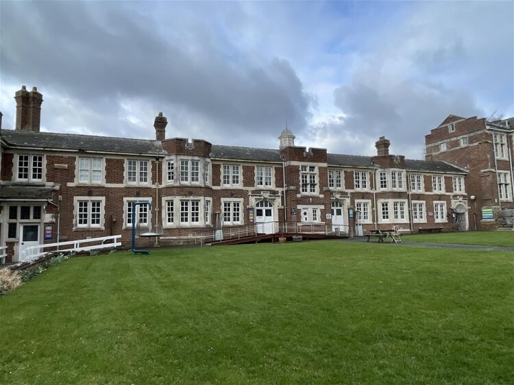 Larger offices suites available to let For Sale in Newton Abbot Photo 9