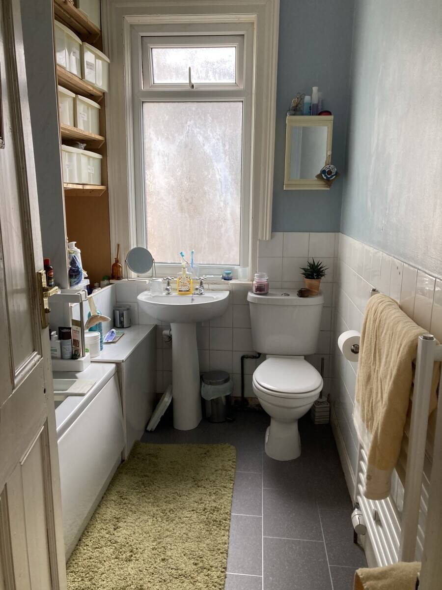 Freehold Diner with 3 bed room flat in Cleethorpes Photo 9