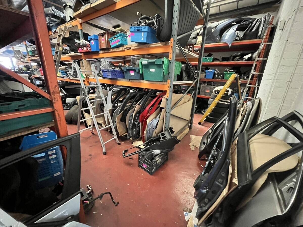 Salvage car parts company with online sale with good profits margine Photo 10