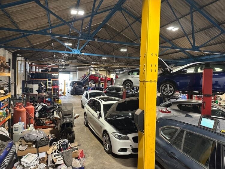 PROVIDER OF VEHICLE REPAIR AND MAINTENANCE SERVICES Photo 10