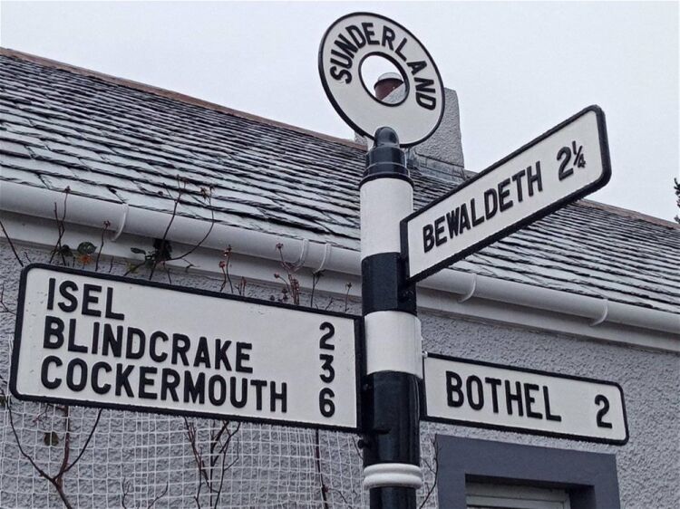 SPECIALIST RESTORATION AND MAINTENANCE OF HISTORIC / TRADITIONAL ROAD SIGNAGE