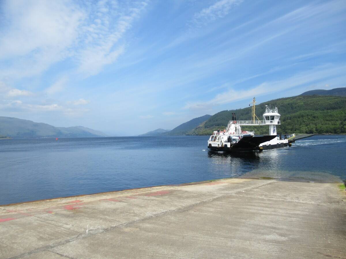Fabulous Waterside Inn overlooking the Iconic Loch Linnhe - For Sale