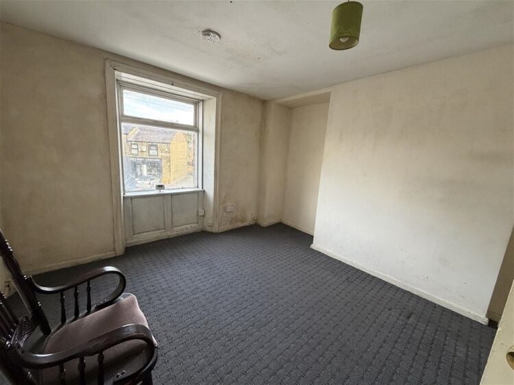 Vacant Unit For Sale in Huddersfield Photo 10