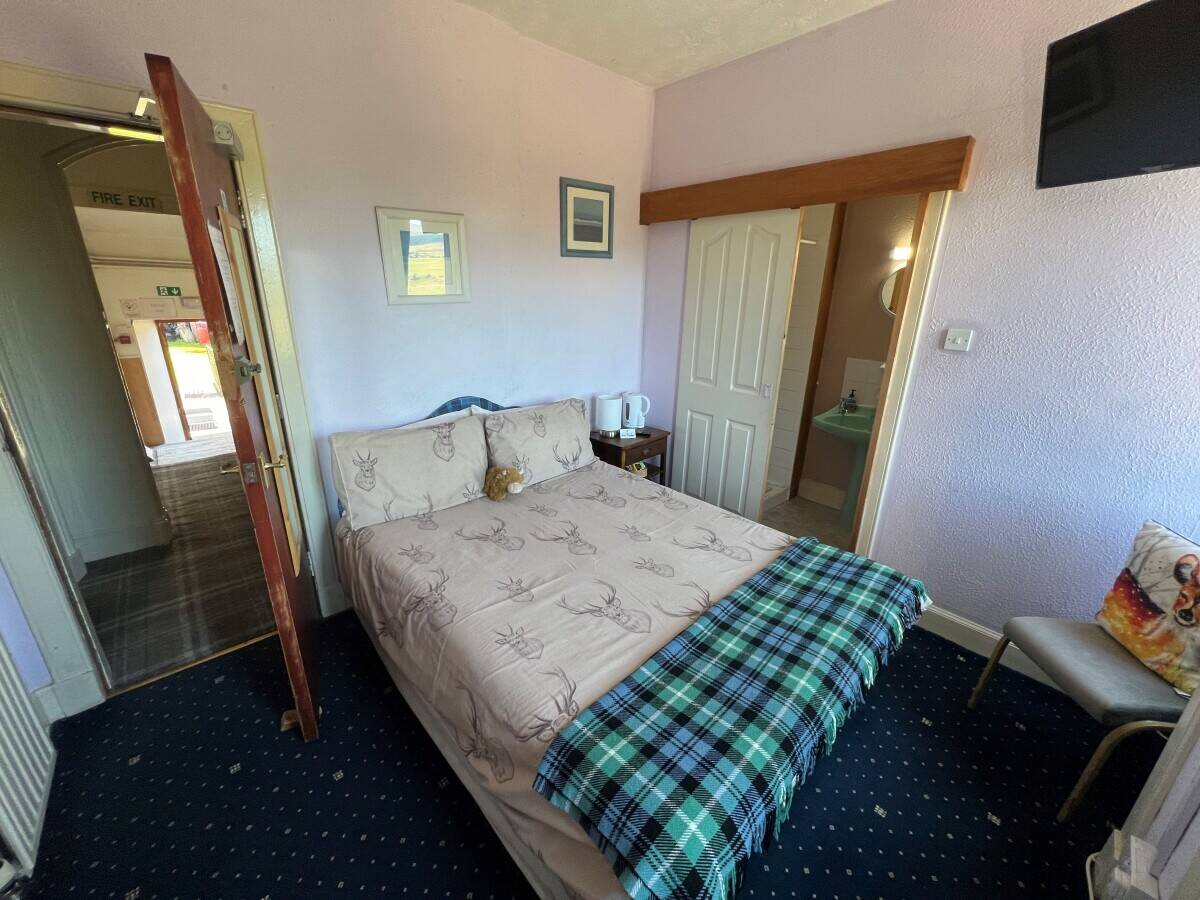Well appointed Highland hotel offered with great potential for new owners. Photo 10