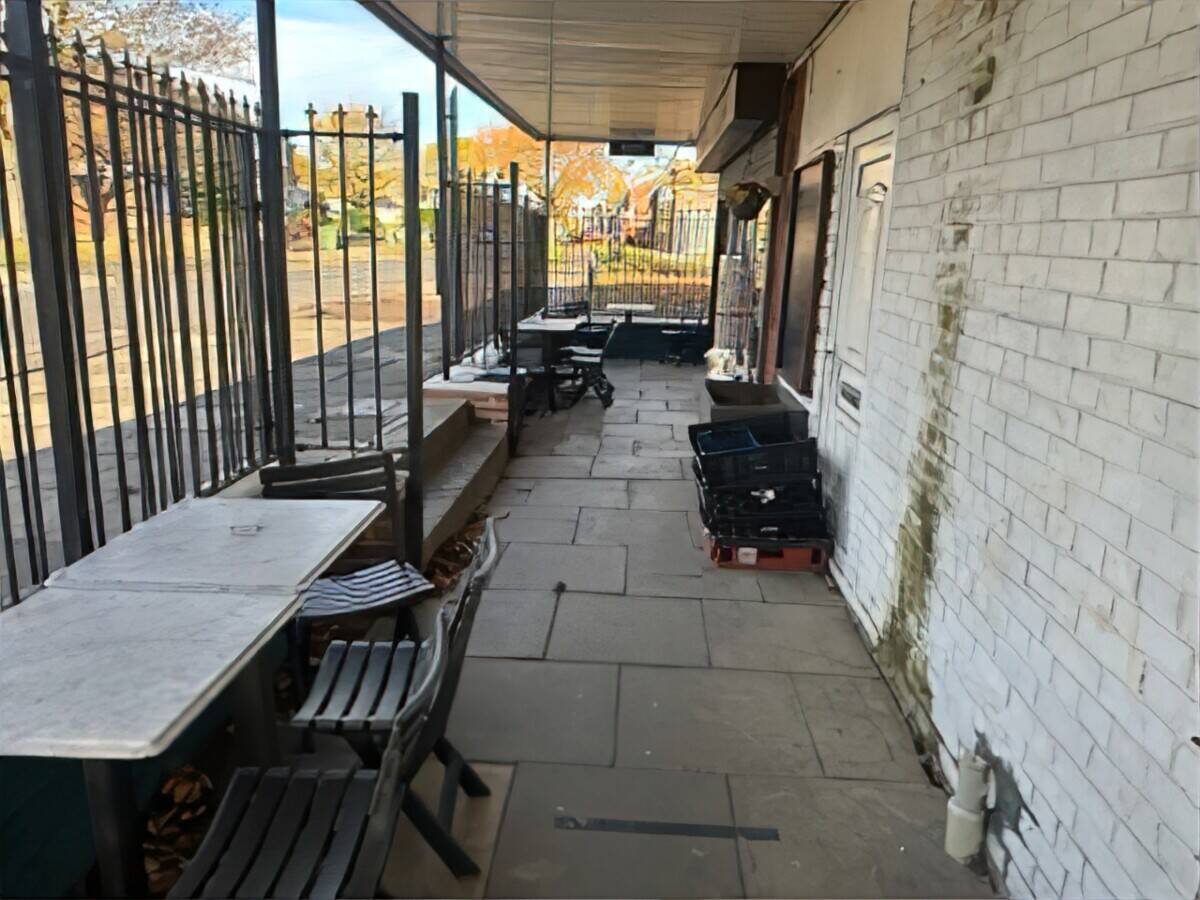 COFFEE SHOP WITH HUGE POTENTIAL FOR SALE IN VERY SOUGHT AFTER LOCATION IN TEESSIDE