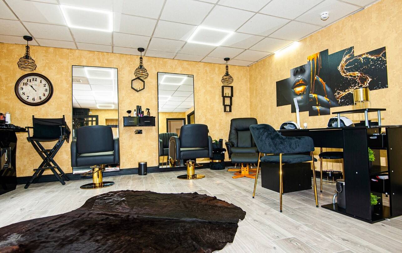 Aesthetics/Hair & Beauty salon for sale in Wigan Town Centre Photo 10