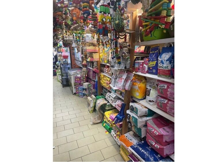 Extremely well established Pet Shop for sale Photo 10