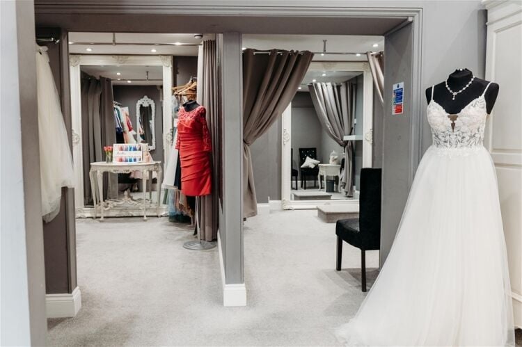 LUXURY BRIDAL GOWN BOUTIQUE Photo 10