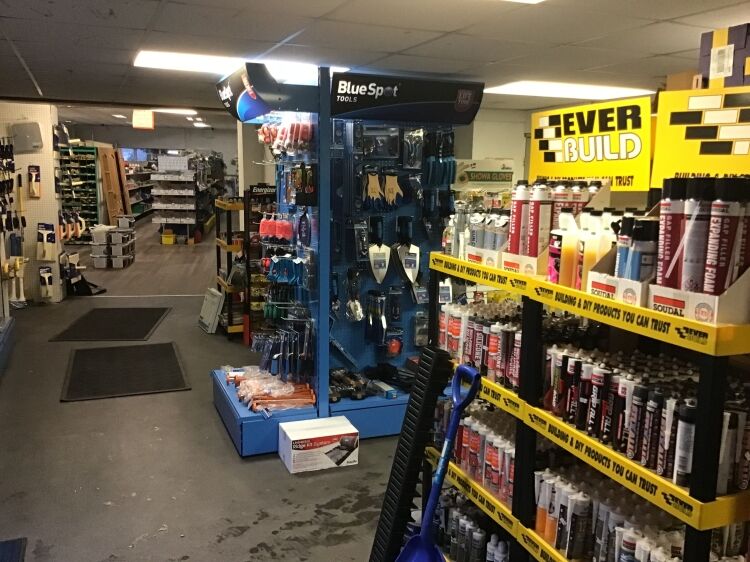 BUILDERS MERCHANTS ON SIZABLE PLOT FOR SALE, SOUTH EAST WALES