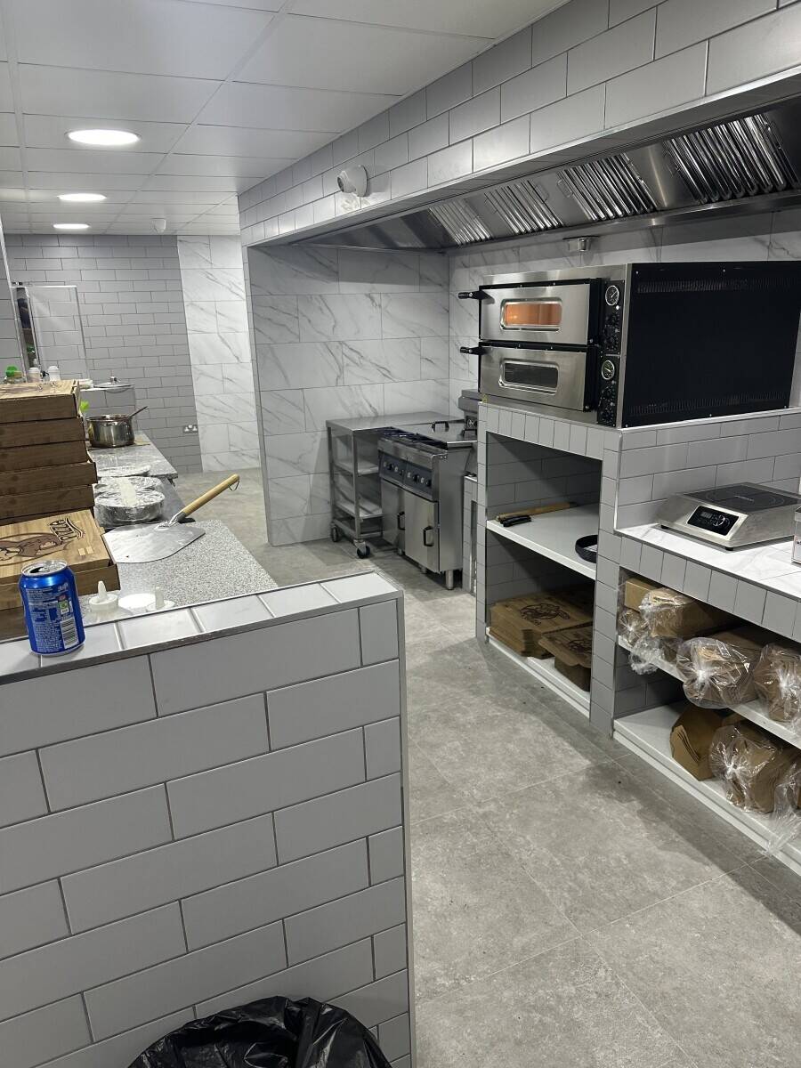 Takeaway Newly Built  Photo 10