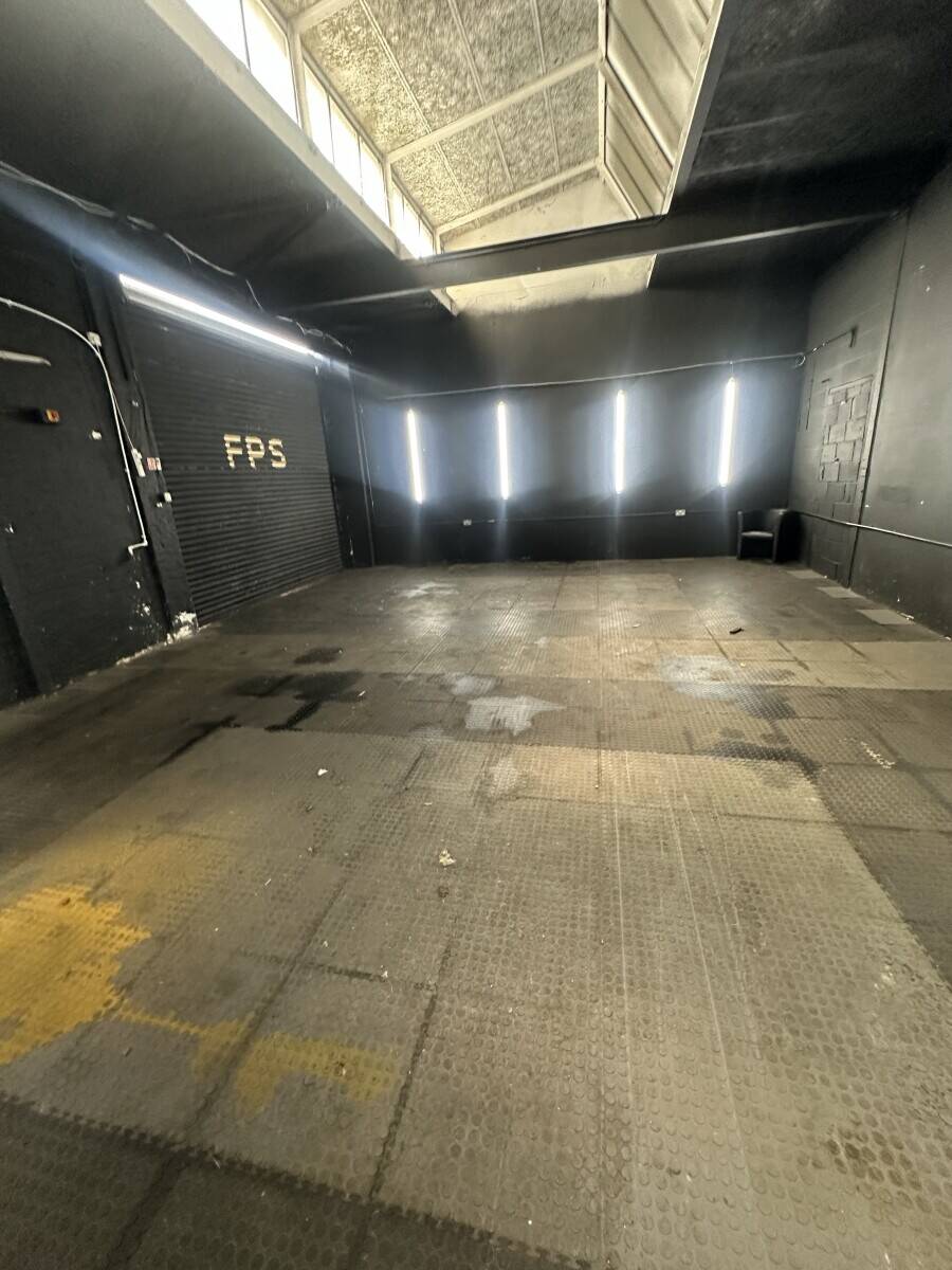 Garage workshop to let in Harlow