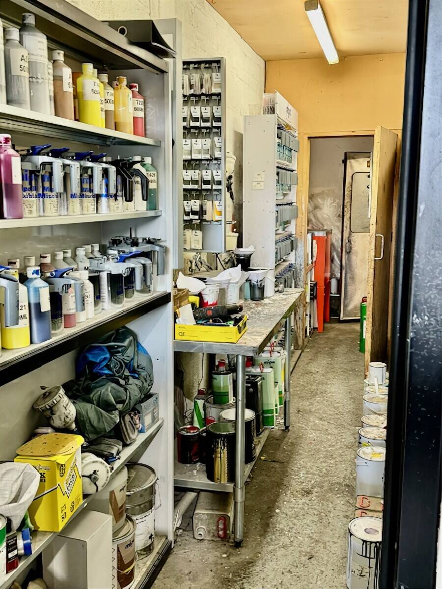 Car repair garage in Cardiff Photo 10