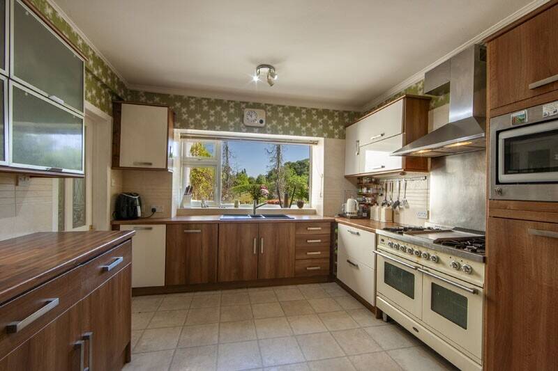 Self catering business with delightful owners flat on the banks of Loch Awe in Argyll and Bute