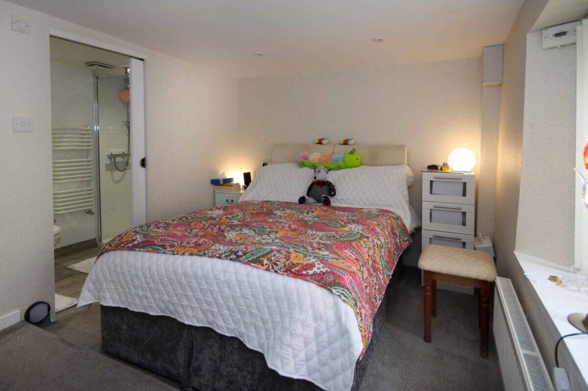 A Beautifully Presented 7 en-suite Guest House Photo 10