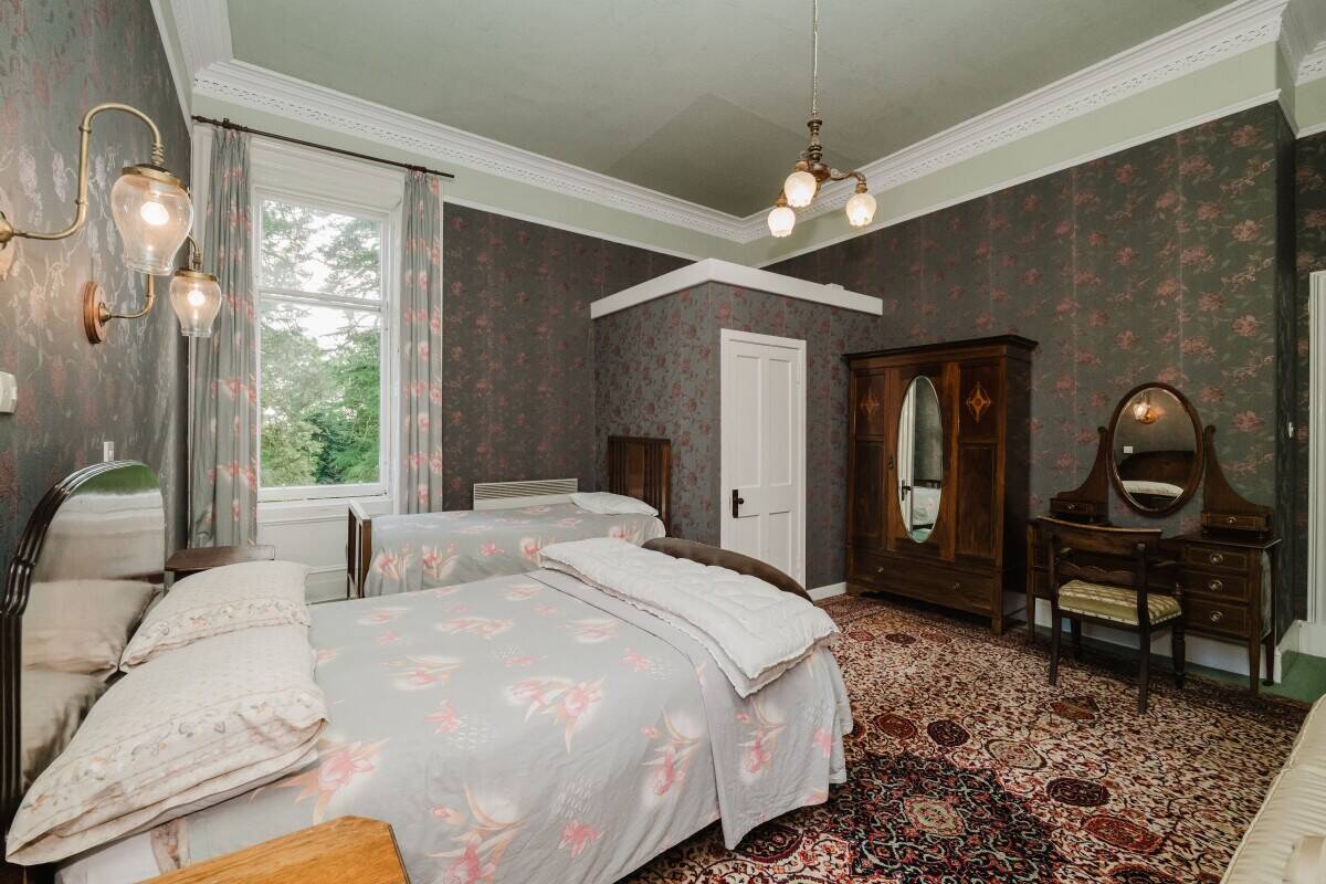 Fantastic Opportunity to Buy an Iconic B-listed Victorian Hotel