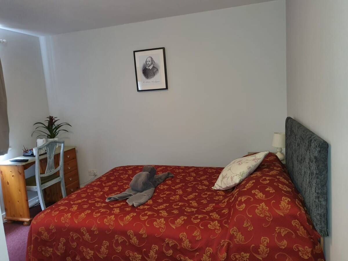 Stansted Lodge - A Stansted Airport Guesthouse
