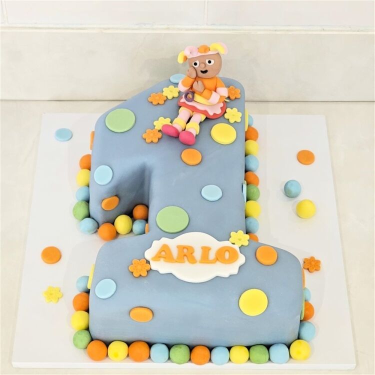 TOP RATED PROVIDER OF BESPOKE CELEBRATION CAKES